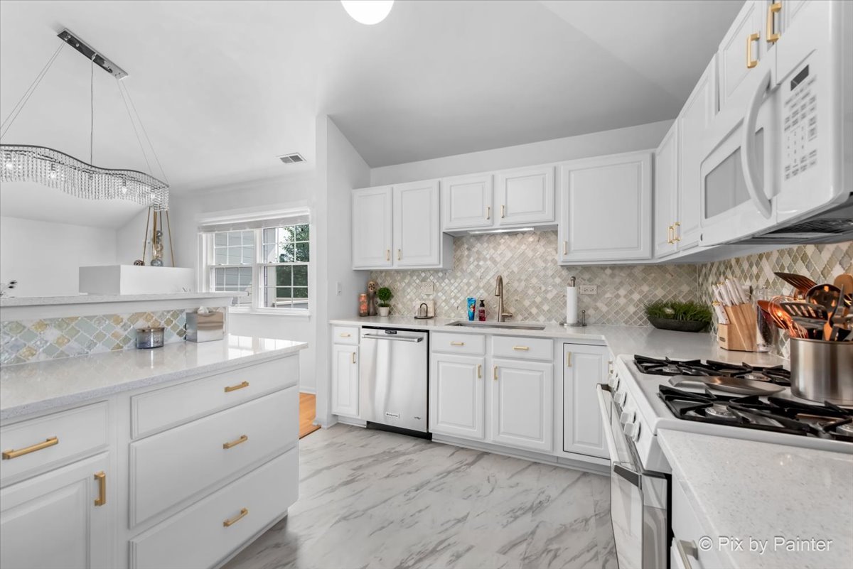 1355 Georgetown Drive, Unit 3 Batavia, IL 60510 - Photo 9 of 45
