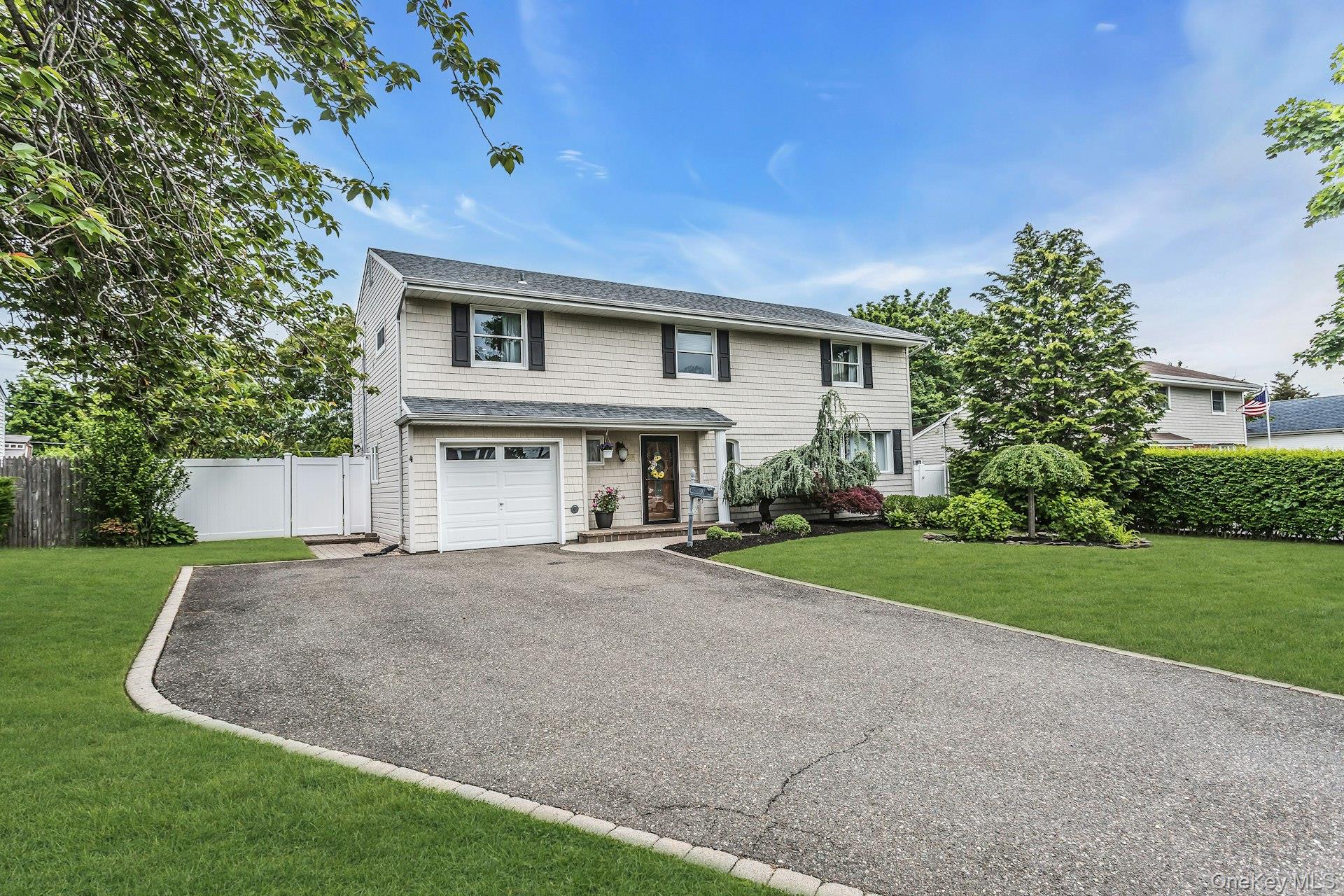 95 Rumford Road Kings Park, NY 11754 - Photo 2 of 31