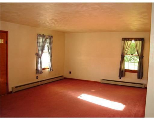 600 Greenfield Road Mercer, PA 16137 - Photo 3 of 18 Living Room. Living Room 13x23