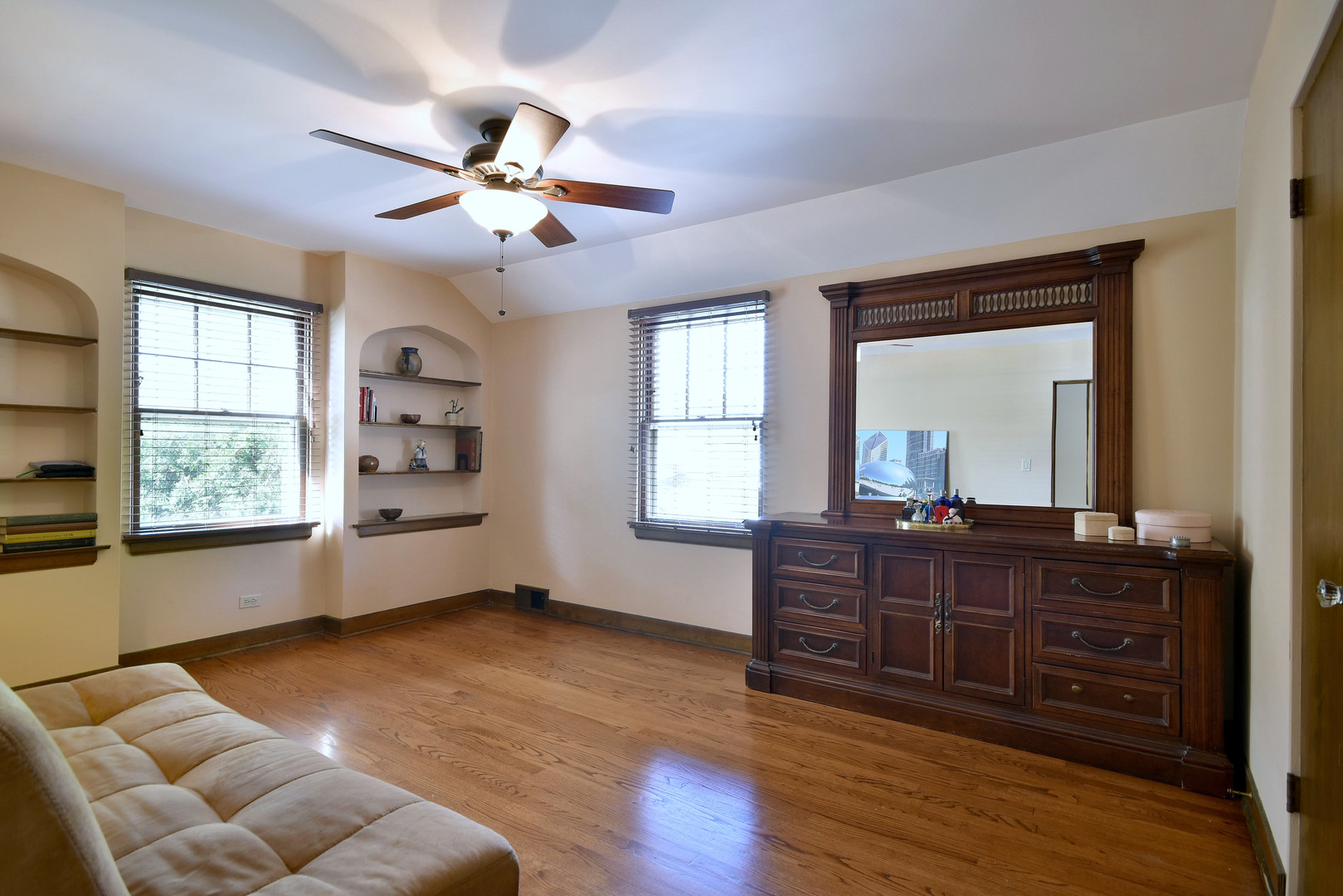 196 Fairfield Avenue Elmhurst, IL 60126 - Photo 27 of 44 a living room with furniture and a window