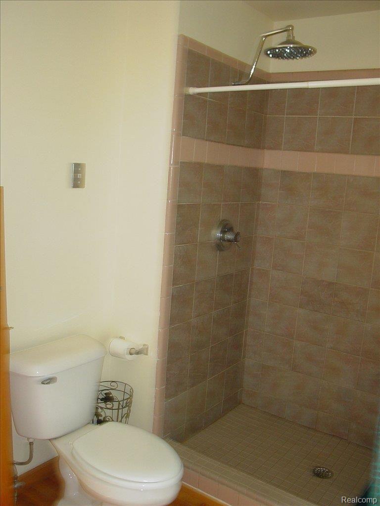 7755 Lindsey Road Casco, MI 48064 - Photo 9 of 12 8-05-2011 084