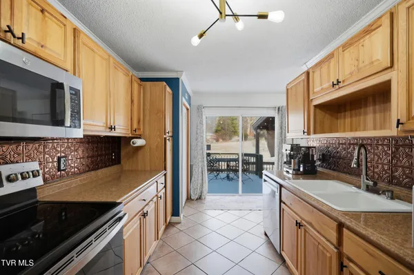 $375,000 | 26261 Beech Circle, Abingdon, VA 24211