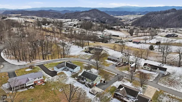 $375,000 | 26261 Beech Circle, Abingdon, VA 24211