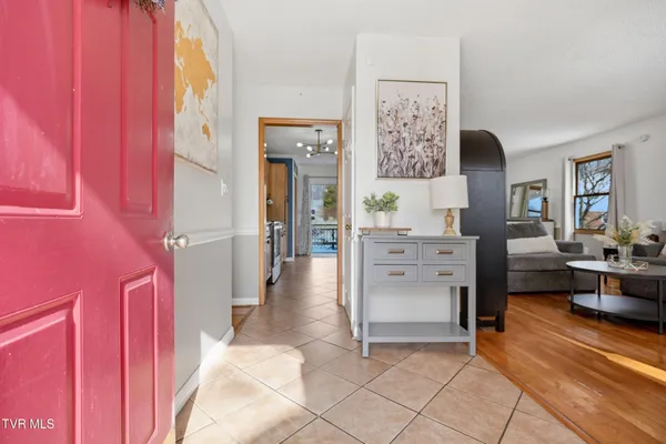 $375,000 | 26261 Beech Circle, Abingdon, VA 24211