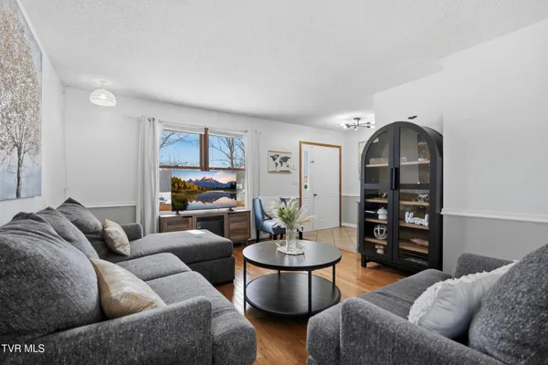 $375,000 | 26261 Beech Circle, Abingdon, VA 24211