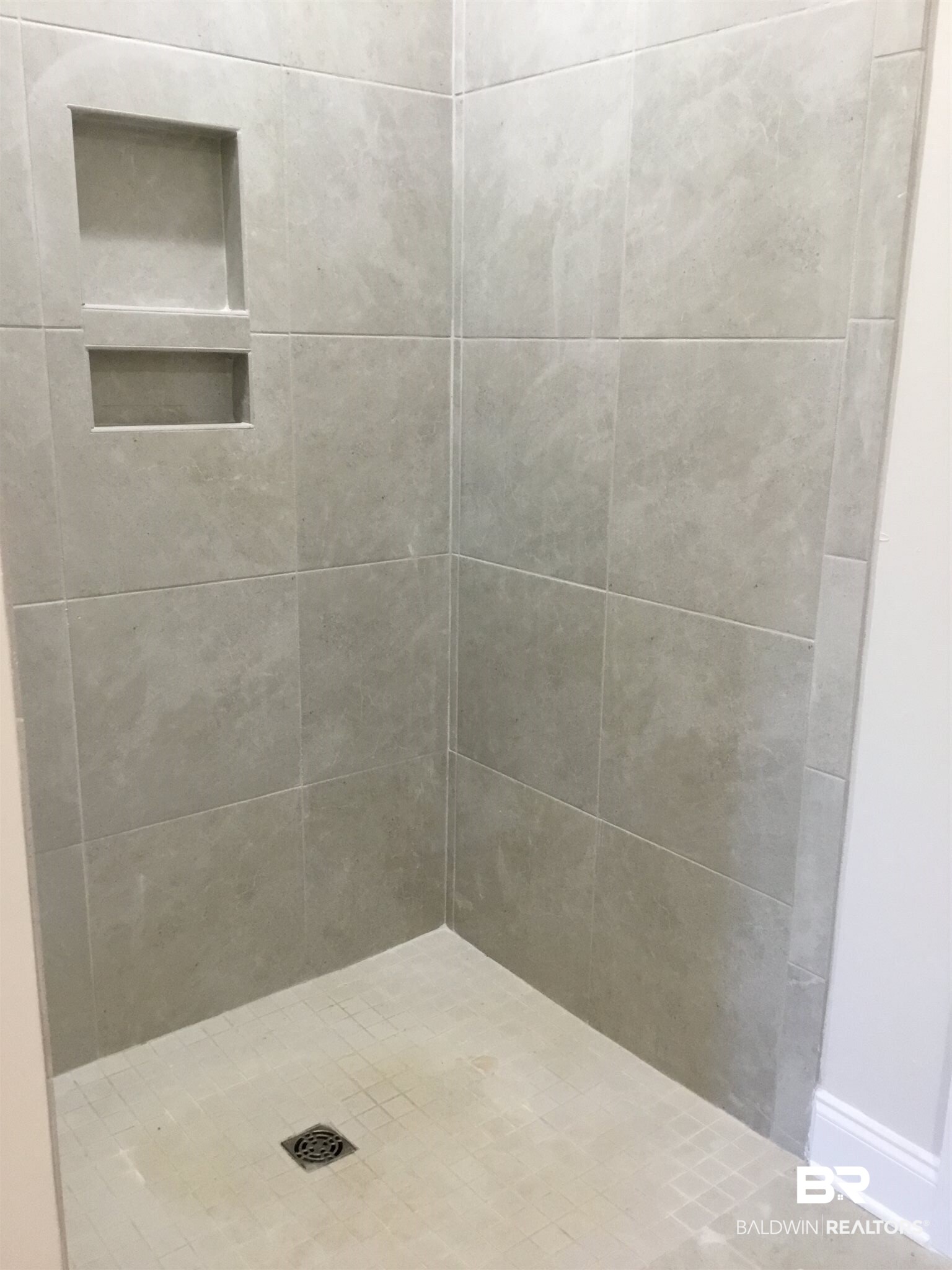 239 Divot Loop, Unit LOT 111 Fairhope, AL 36532 - Photo 18 of 32 Primary tiled shower