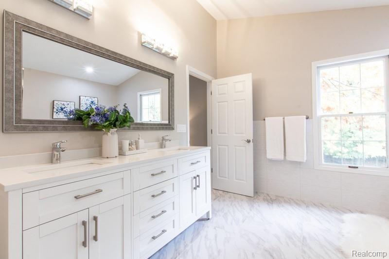 1461 Sandy Ridge Drive Rochester Hills, MI 48306 - Photo 25 of 39