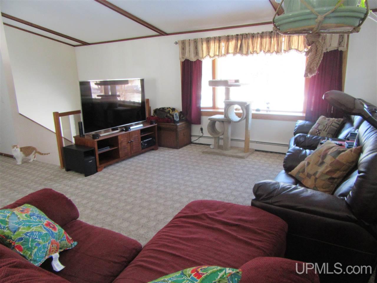 472 South Lake Michigan Road Gulliver, MI 49840 - Photo 8 of 26 Gallery Image 8