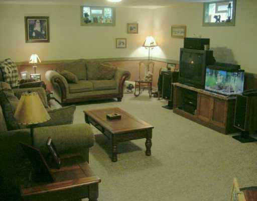1127 Mellon Drive Rochester, PA 15074 - Photo 2 of 8 Den/Family/Great Room.