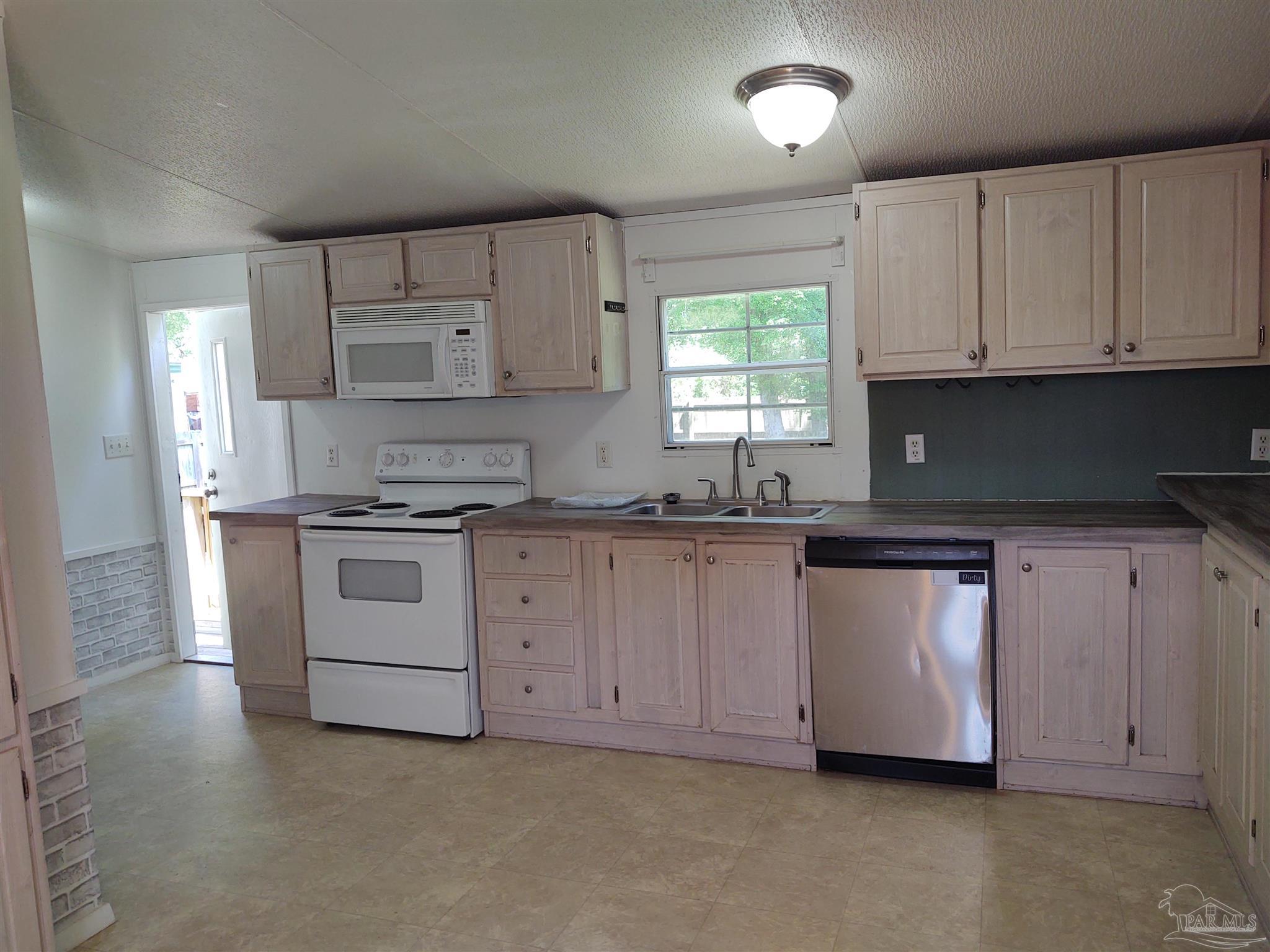 4256 North Auckland Road Pace, FL 32571 - Photo 10 of 14