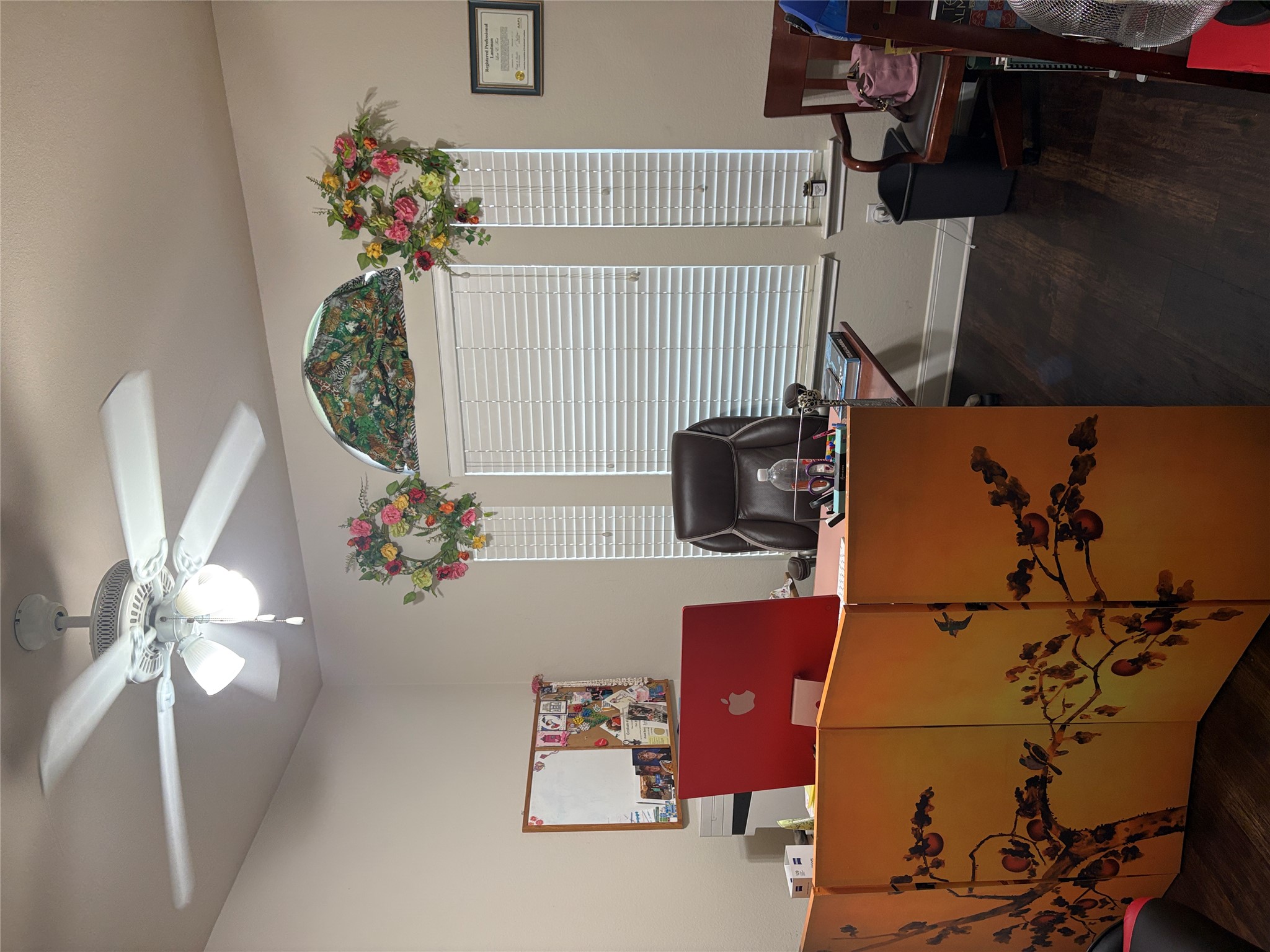 113 Canyon Road Georgetown, TX 78628 - Photo 17 of 21 a work room with furniture and flower vase