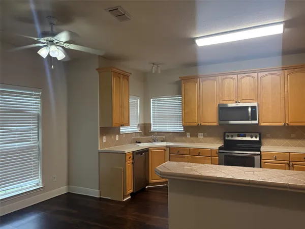 $1,950 | 113 Canyon Road, Georgetown, TX 78628