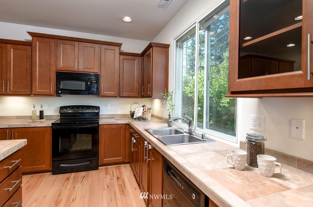 18606 35th Drive Southeast Bothell, WA 98012 - Photo 10 of 21