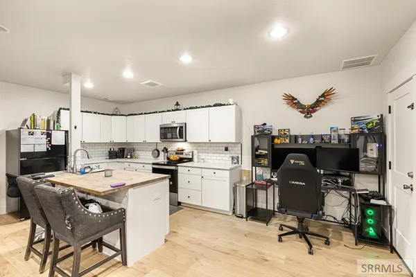 $869,000 | 1423 Stoddard Road, Shelley, ID 83274