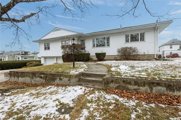 $475,000 | 15 Cranberry Road, North Providence, RI 02911