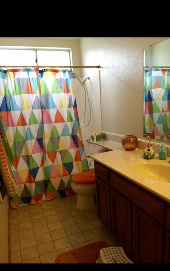 26228 Ridge Vale Drive Newhall, CA 91321 - Photo 7 of 15 download (14)
