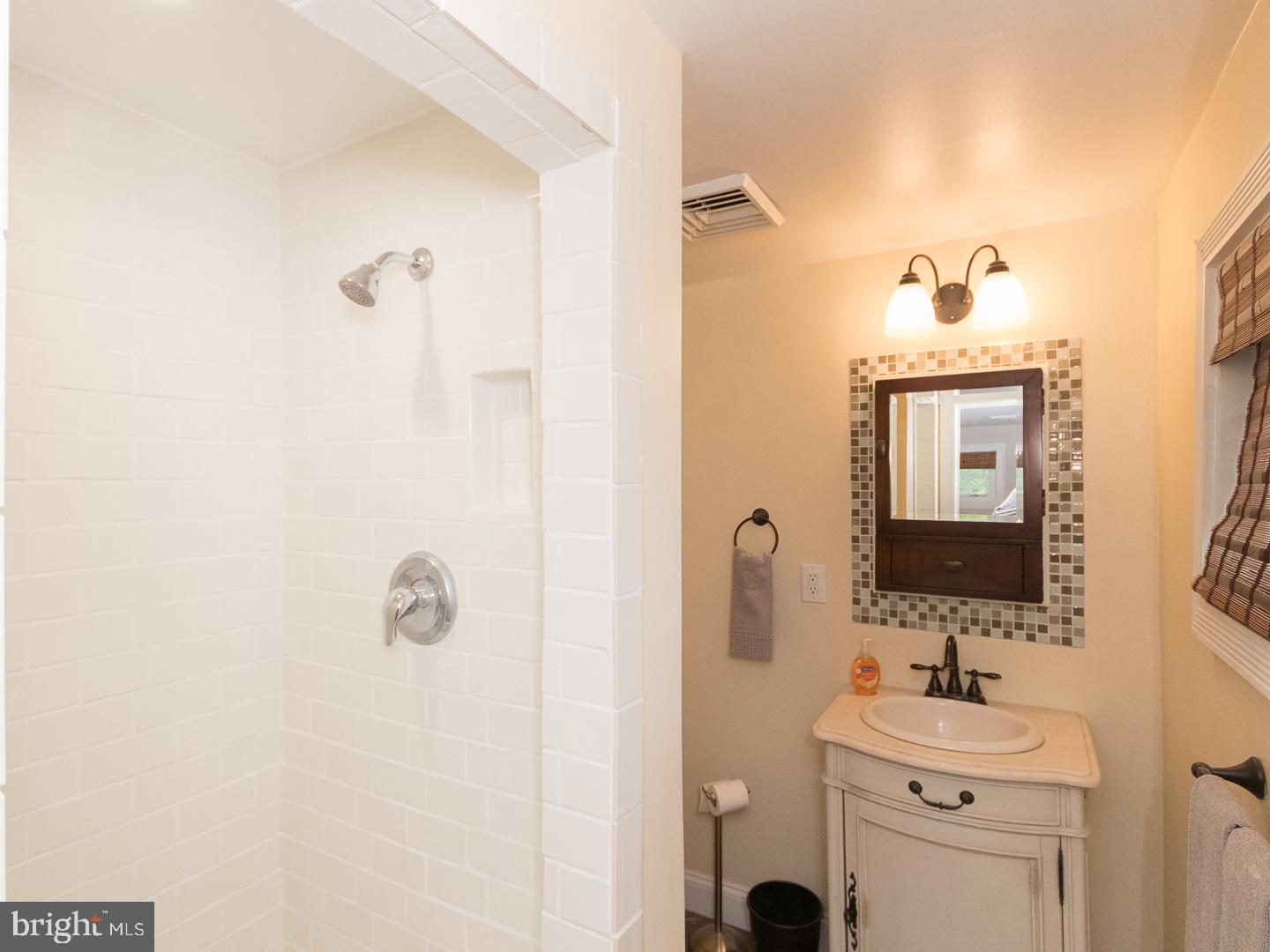 96 Verona Road Broomall, PA 19008 - Photo 19 of 25 In-law Suite
