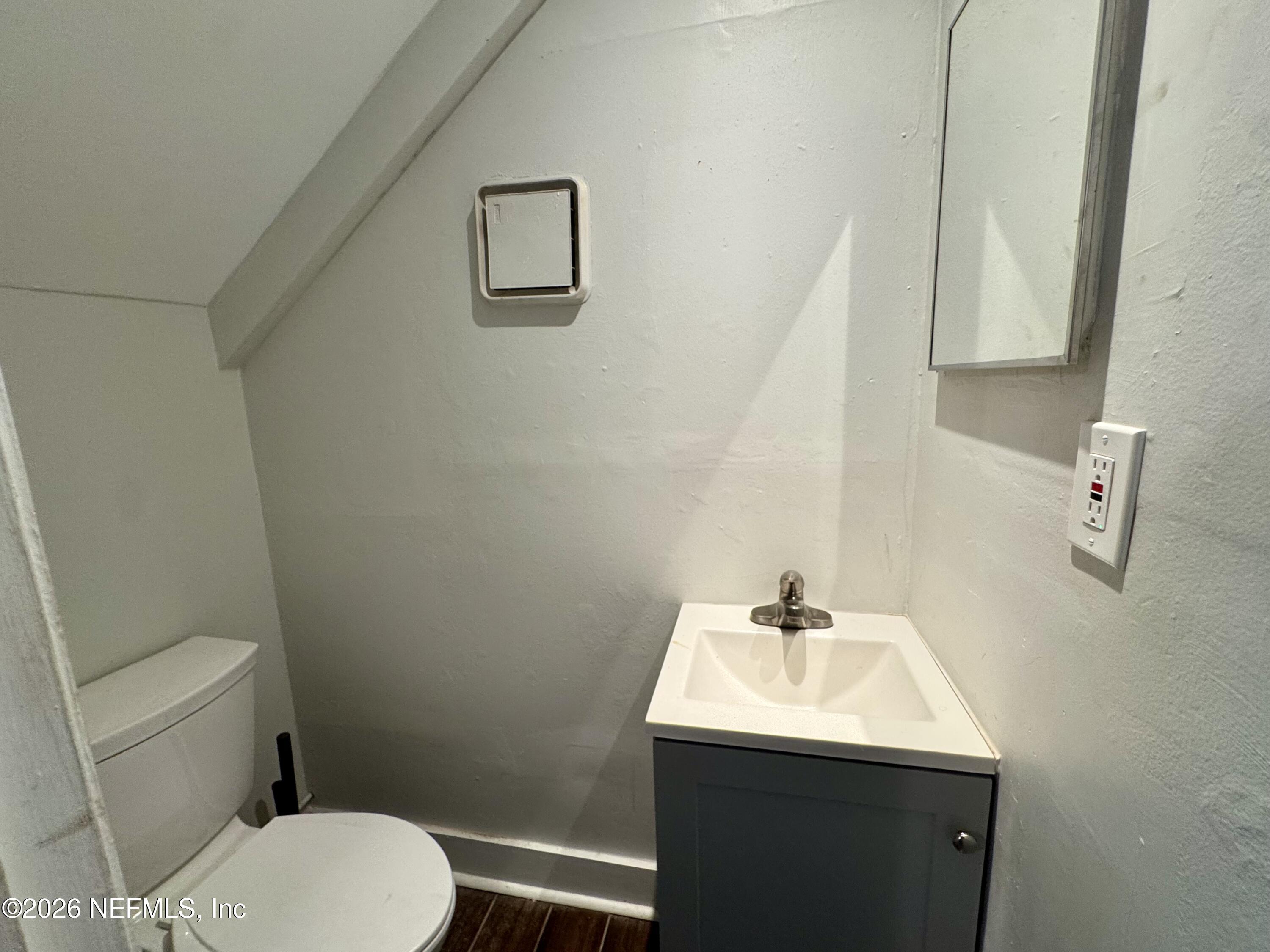 707 Rainer Road, Unit 4 Baldwin, FL 32234 - Photo 3 of 8 Half bath