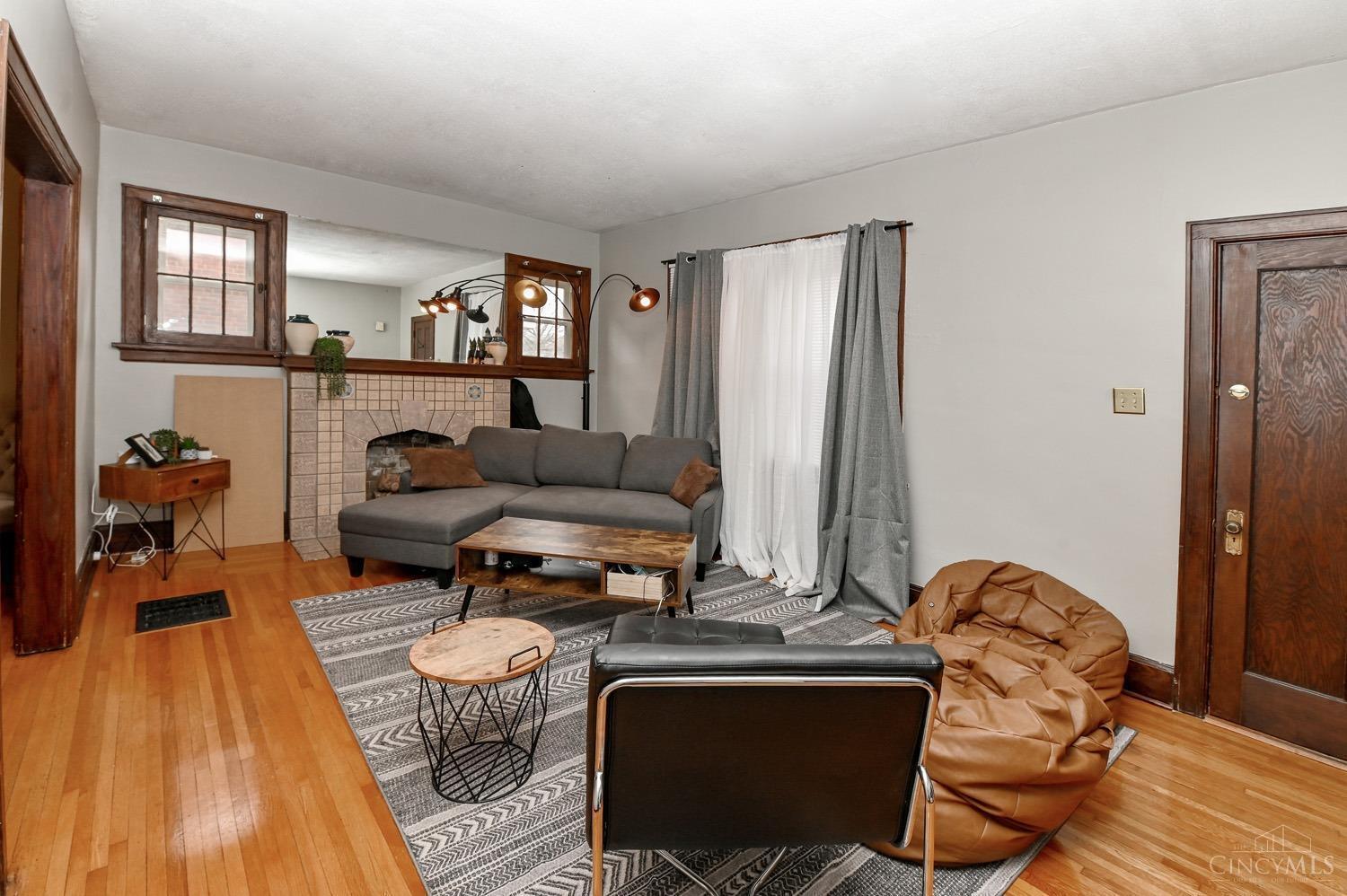 4928 Ralph Avenue Cincinnati, OH 45238 - Photo 3 of 32 Gallery Image 3