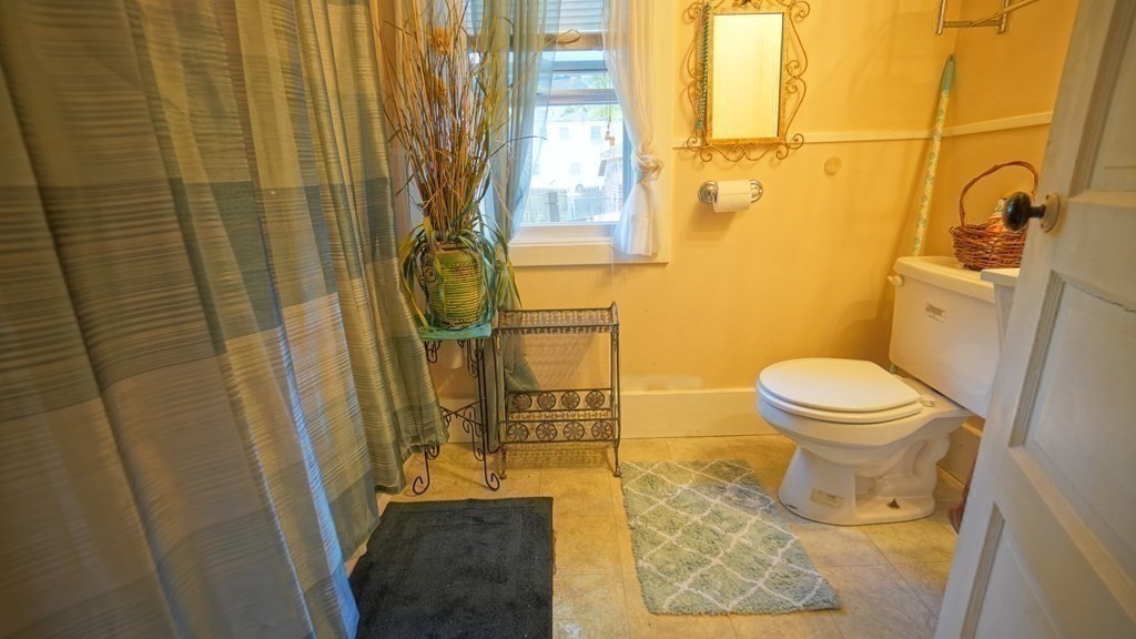 89 Middle Street Springfield, MA 01104 - Photo 12 of 21