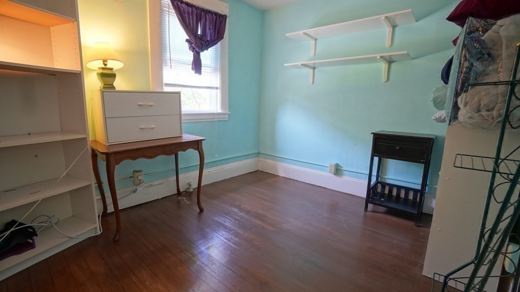 89 Middle Street Springfield, MA 01104 - Photo 15 of 21