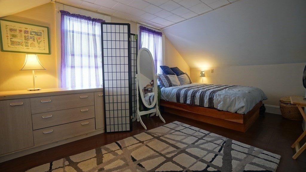 89 Middle Street Springfield, MA 01104 - Photo 16 of 21