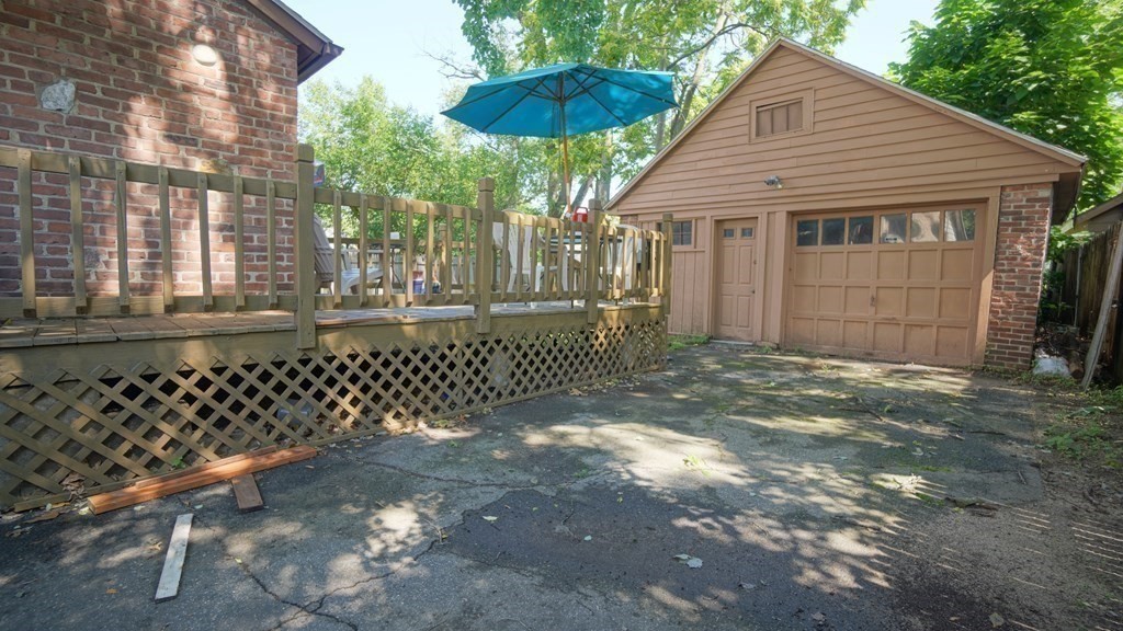 89 Middle Street Springfield, MA 01104 - Photo 19 of 21
