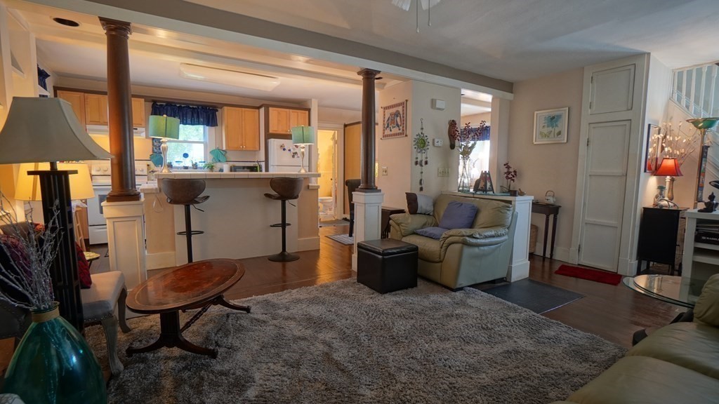89 Middle Street Springfield, MA 01104 - Photo 6 of 21