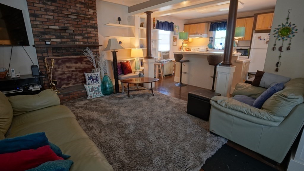 89 Middle Street Springfield, MA 01104 - Photo 7 of 21