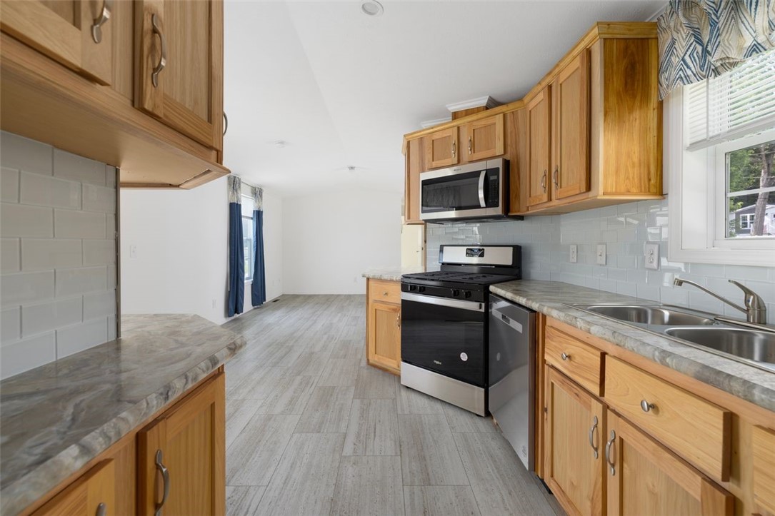 61 Diamond Hill Road Glocester, RI 02814 - Photo 9 of 31 Gallery Image 9