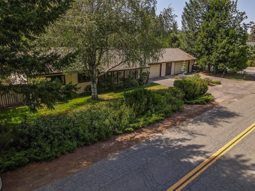 1501 Davis Place Road Mount Shasta, CA 96067 - Photo 3 of 27 Gallery Image 3
