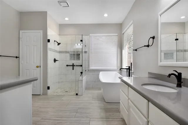 $3,000 | 152 West Amberglow Circle, The Woodlands, TX 77381