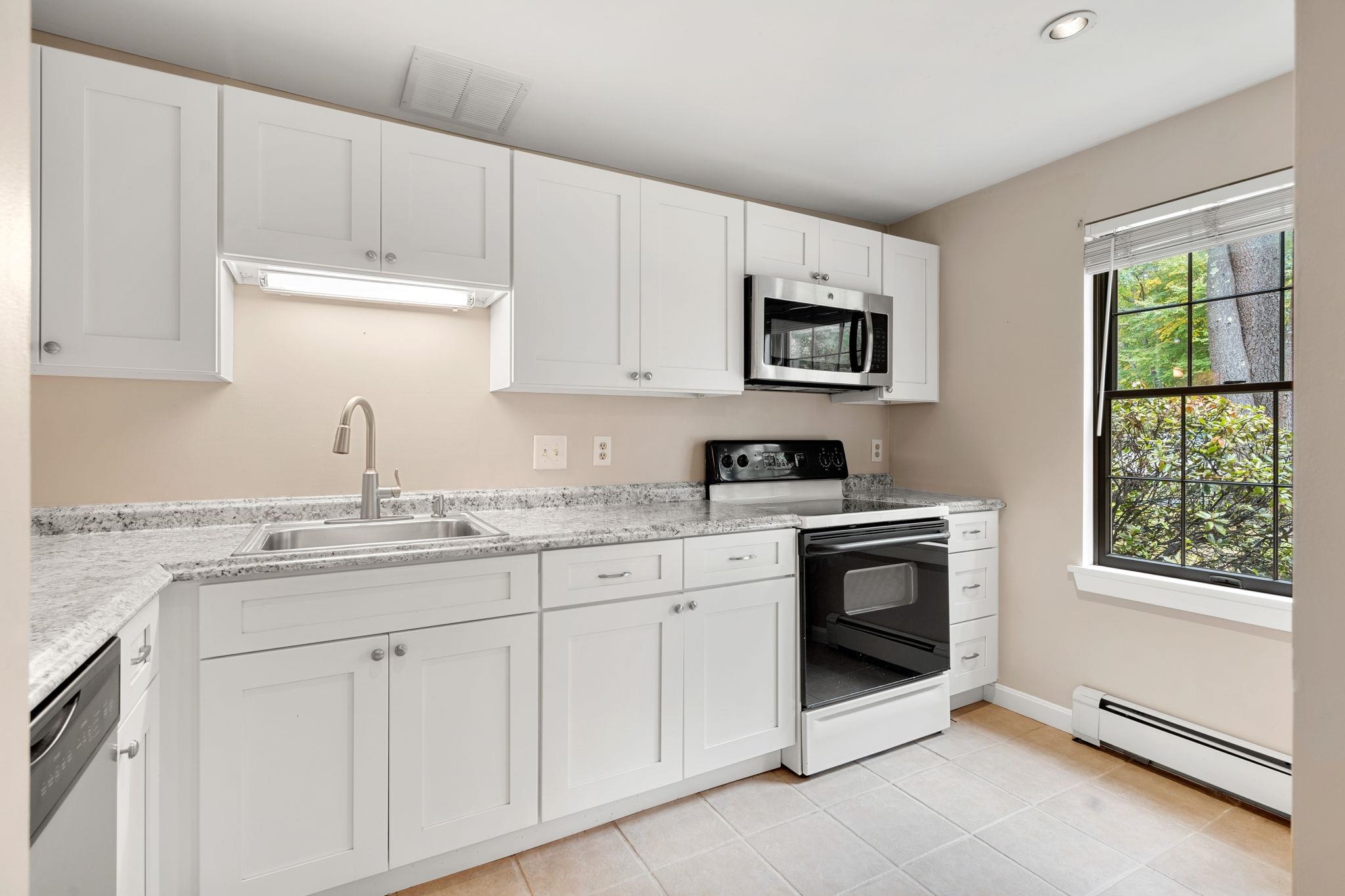 380 Ocean Road, Unit 35 Portsmouth, NH 03801 - Photo 6 of 23 Gallery Image 6