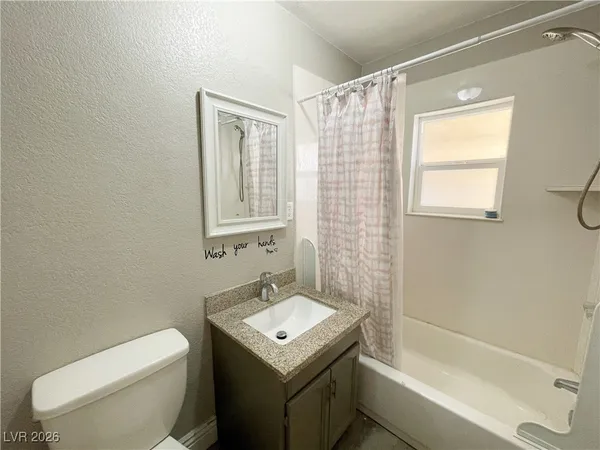 $995 | 5930 Dodd Street, Unit 2, Las Vegas, NV 89122