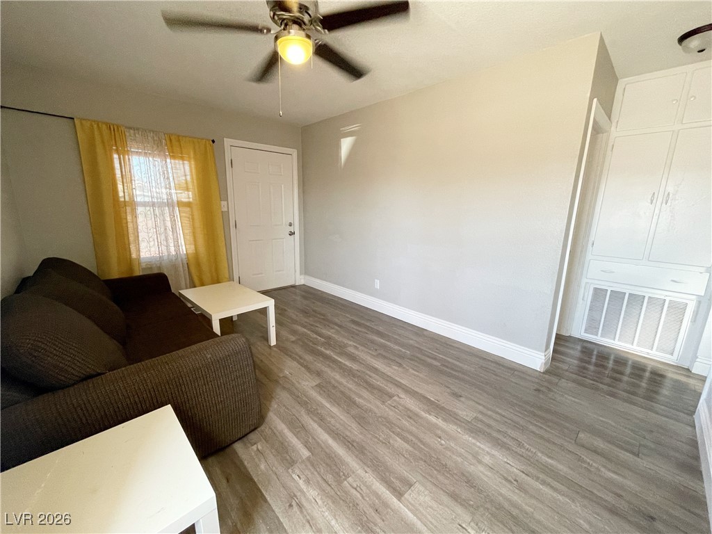 5930 Dodd Street, Unit 2 Las Vegas, NV 89122 - Photo 5 of 11