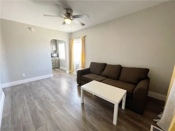 $995 | 5930 Dodd Street, Unit 2, Las Vegas, NV 89122