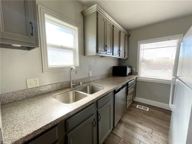 $995 | 5930 Dodd Street, Unit 2, Las Vegas, NV 89122