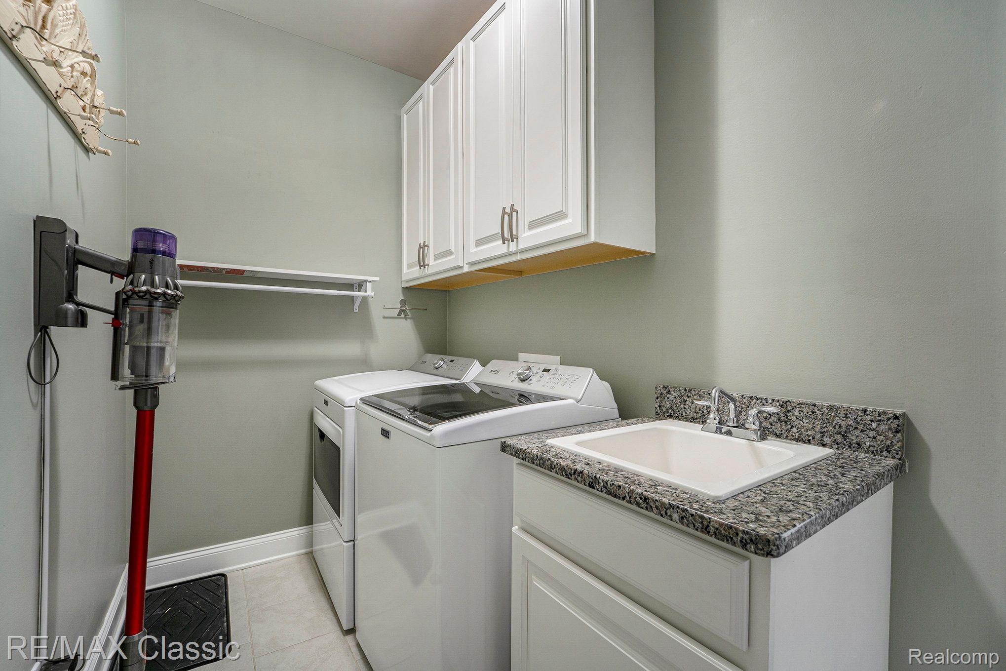 42832 Cardinal Way, Unit 47 Novi, MI 48375 - Photo 18 of 41 Laundry Room
