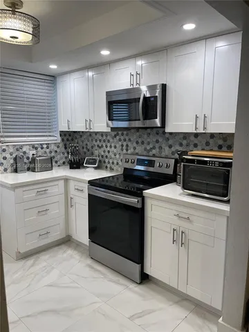 $265,000 | 11960 Northeast 19th Drive, Unit 15, North Miami, FL 33181