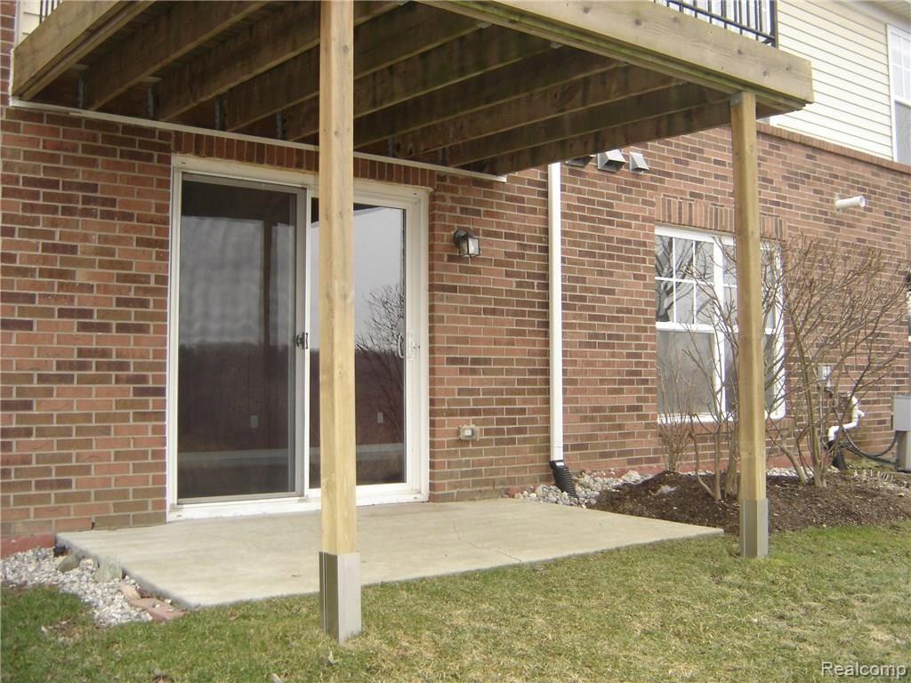 10105 Ridge Run Street, Unit 14 Howell, MI 48855 - Photo 3 of 16 2016-02-08 15.34