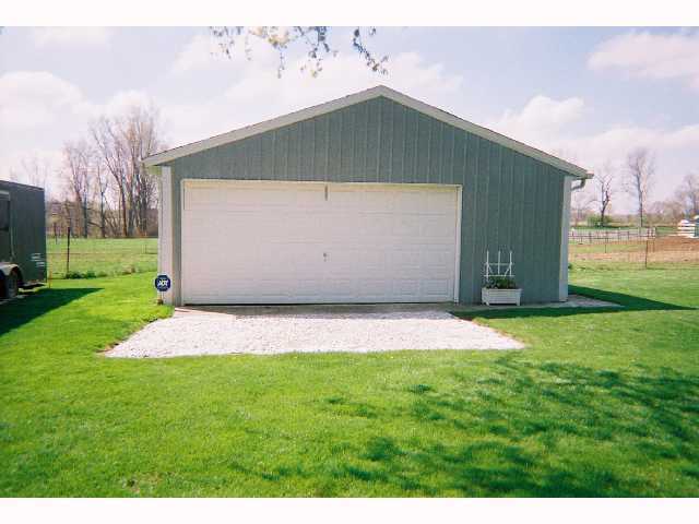 5915 Bausch Road Galloway, OH 43119 - Photo 3 of 6