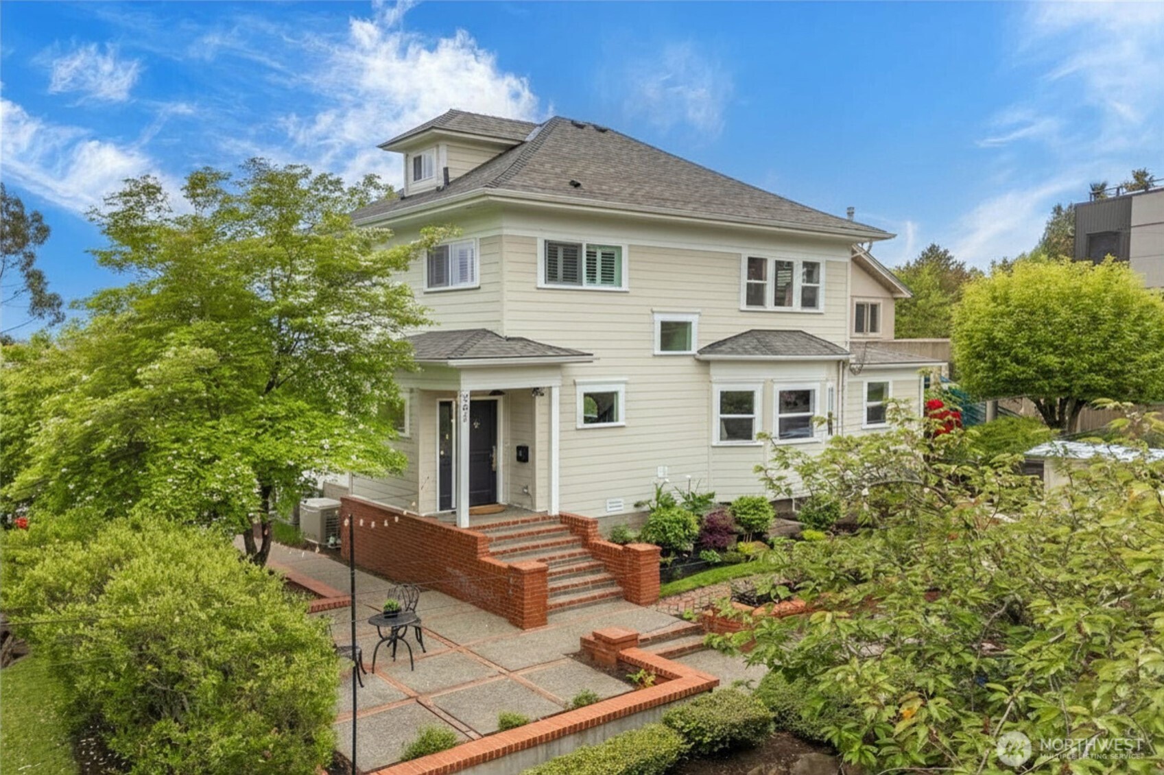 321 Lee Street Seattle, WA 98109 - Photo 1 of 40