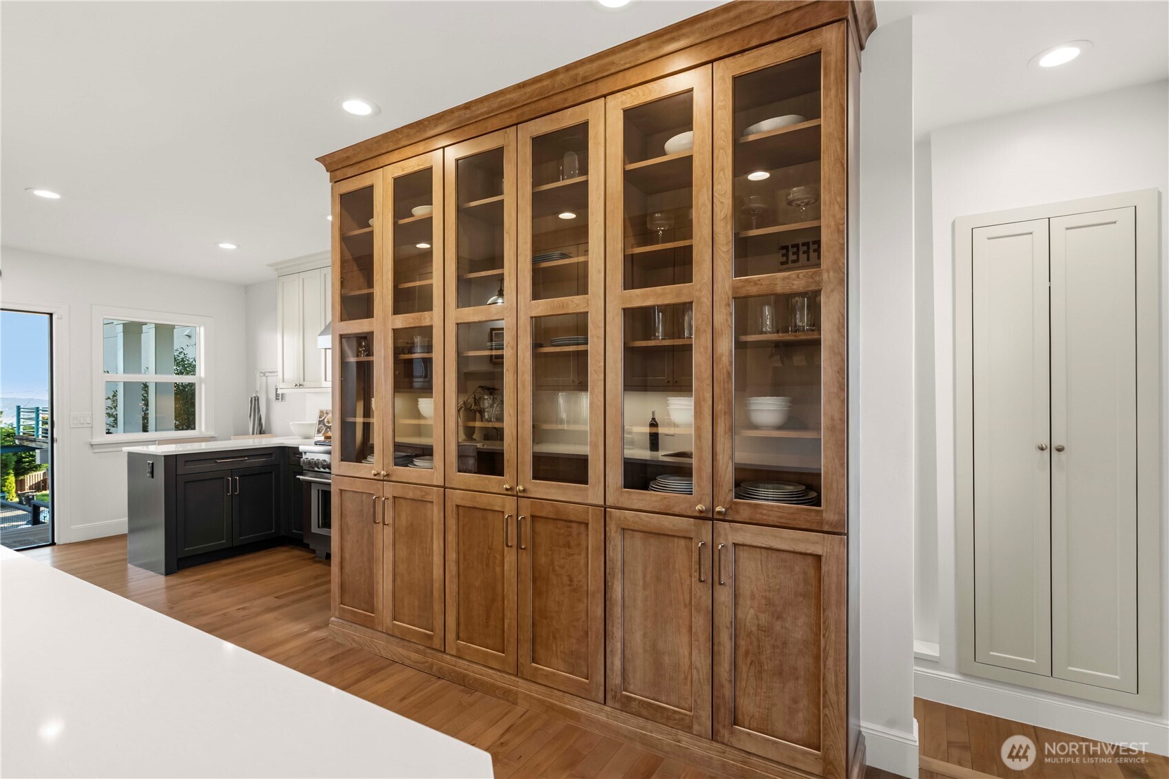 321 Lee Street Seattle, WA 98109 - Photo 14 of 40