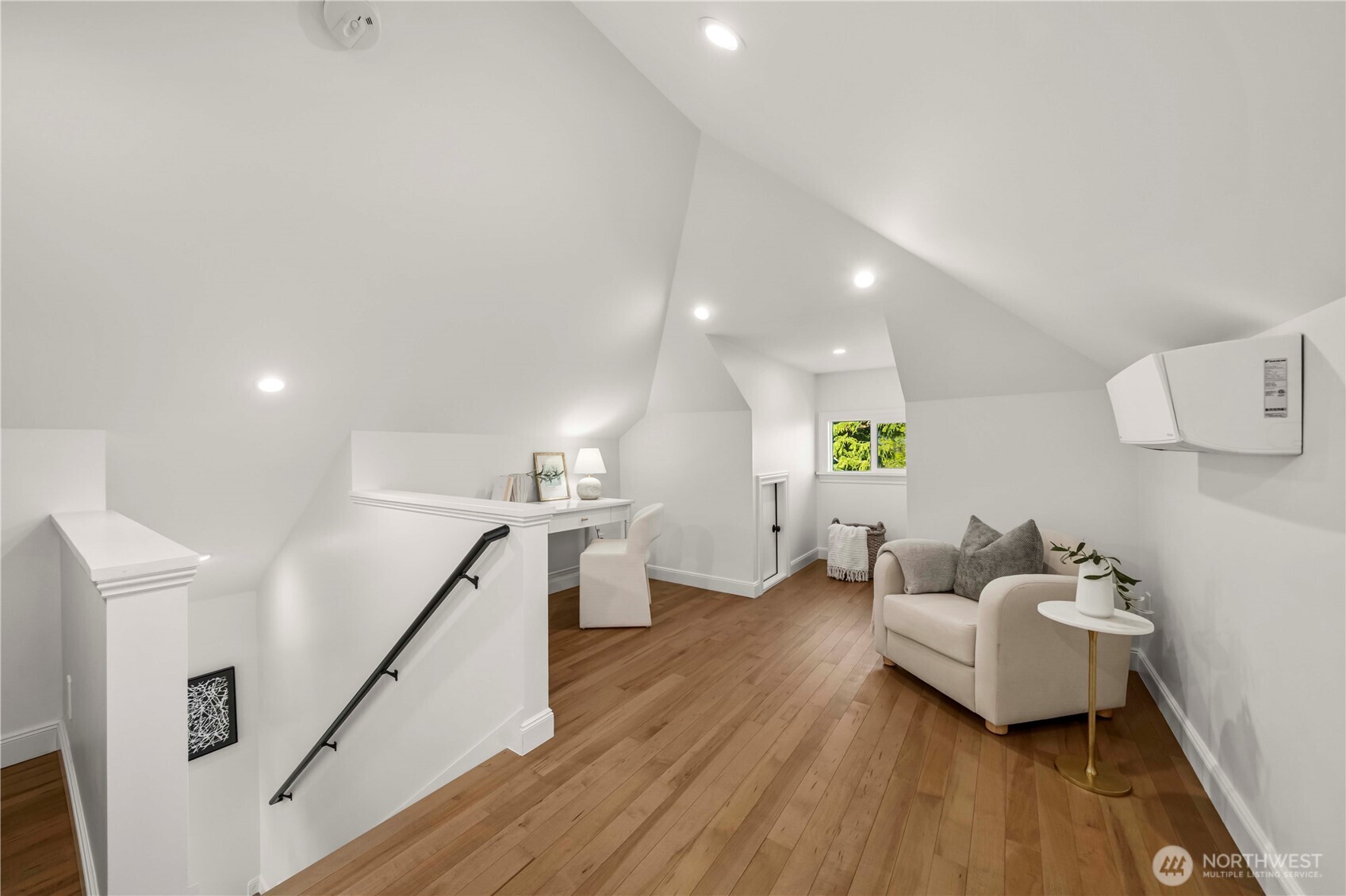 321 Lee Street Seattle, WA 98109 - Photo 23 of 40