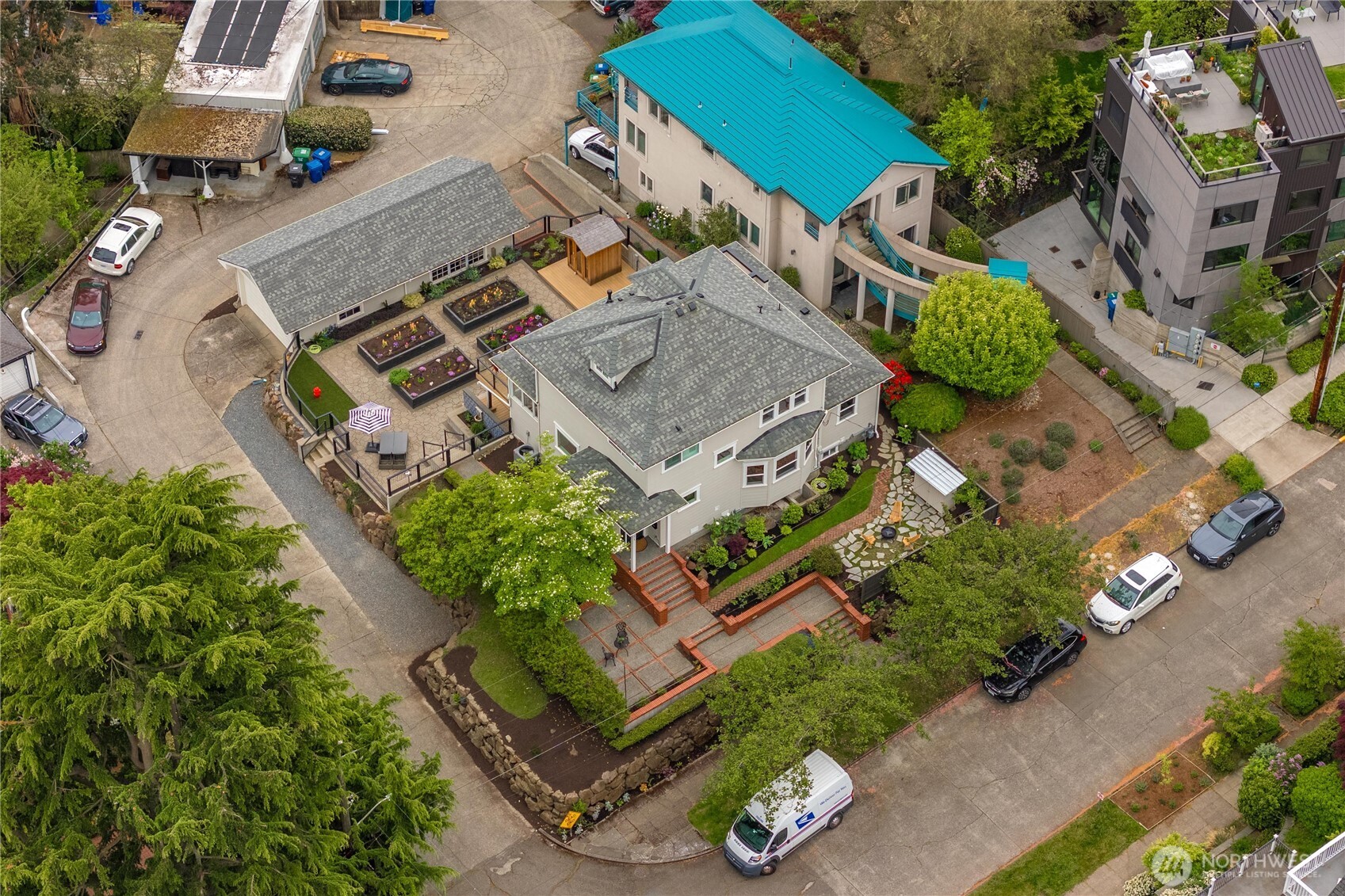 321 Lee Street Seattle, WA 98109 - Photo 34 of 40