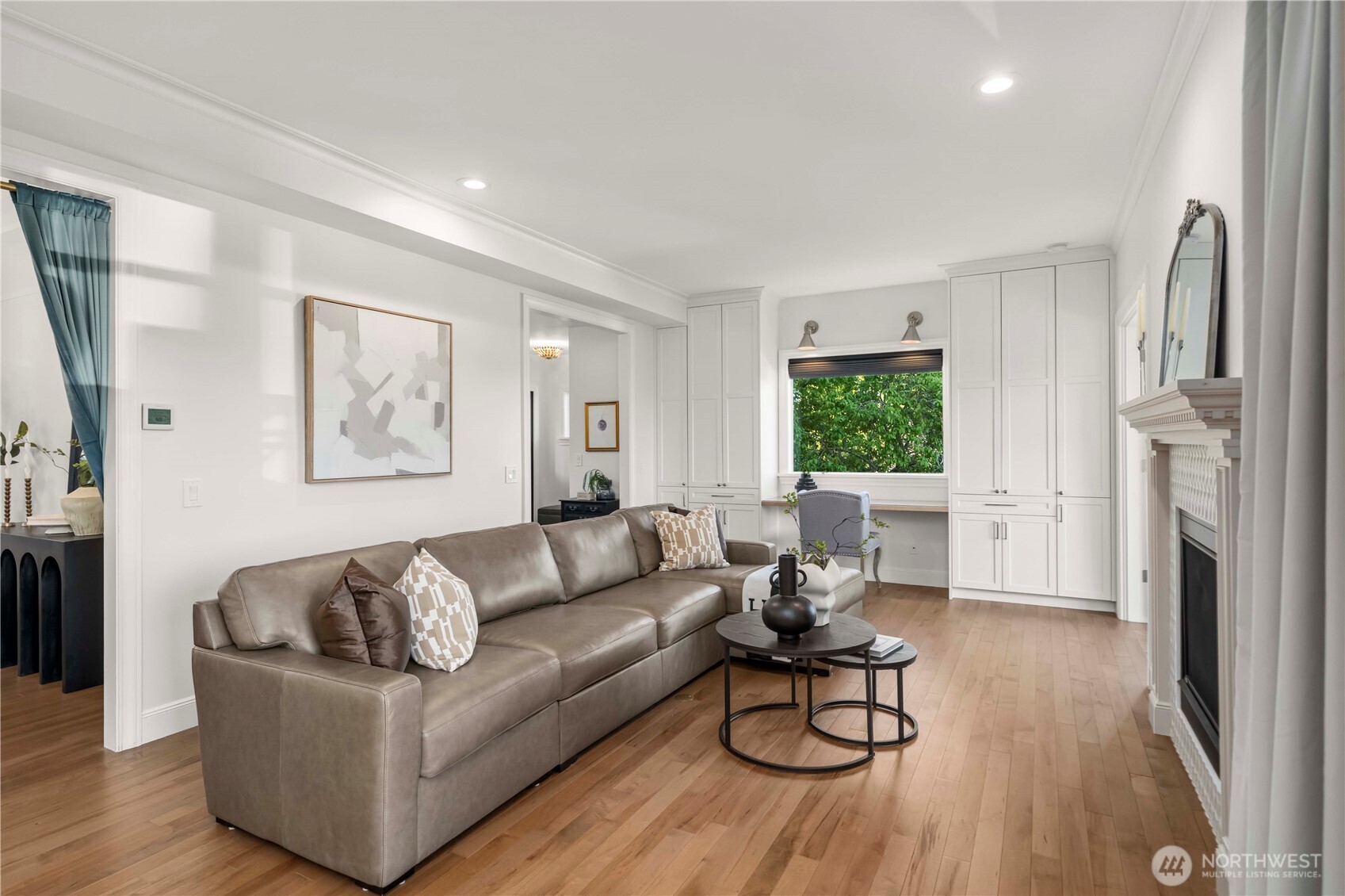 321 Lee Street Seattle, WA 98109 - Photo 4 of 40