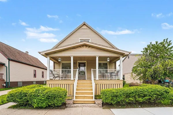 $222,500 | 1822 4th Street, Wyandotte, MI 48192