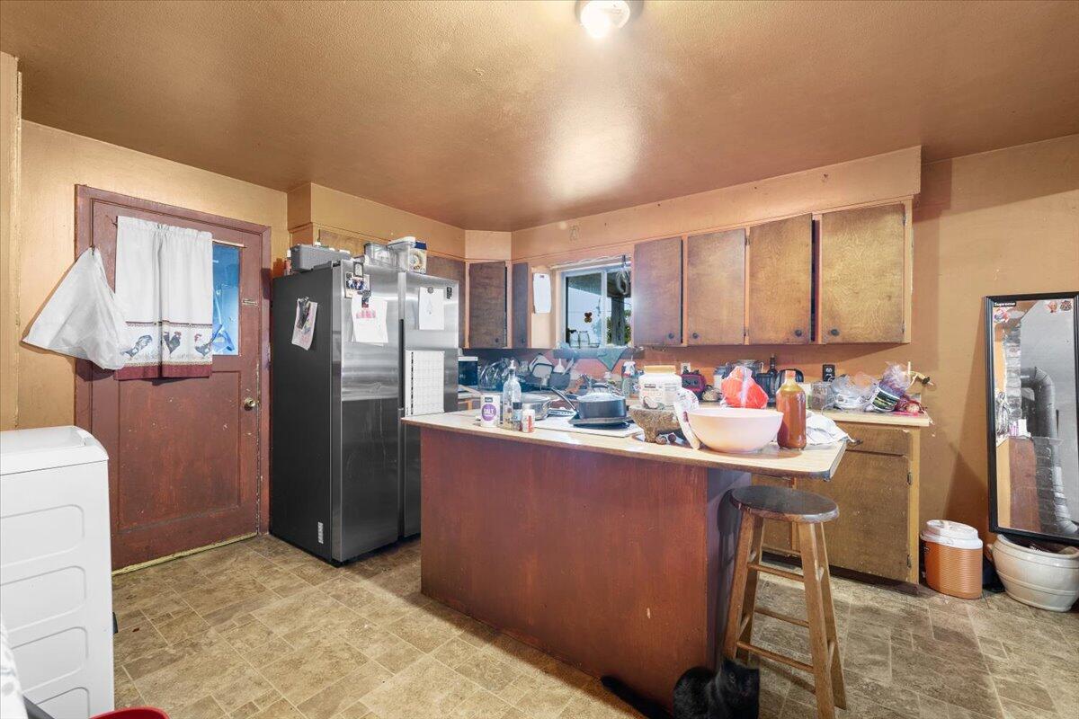 2495 Taylor Road Central Point, OR 97502 - Photo 6 of 23 6