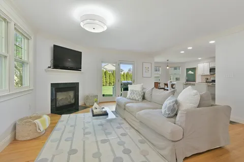 $1,295,000 | 15 Green Street, Unit 15, Newton, MA 02458