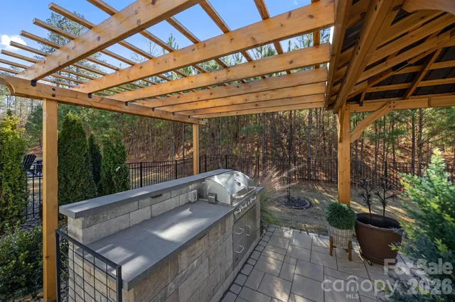 $750,000 | 1016 Dali Boulevard, Mount Holly, NC 28120